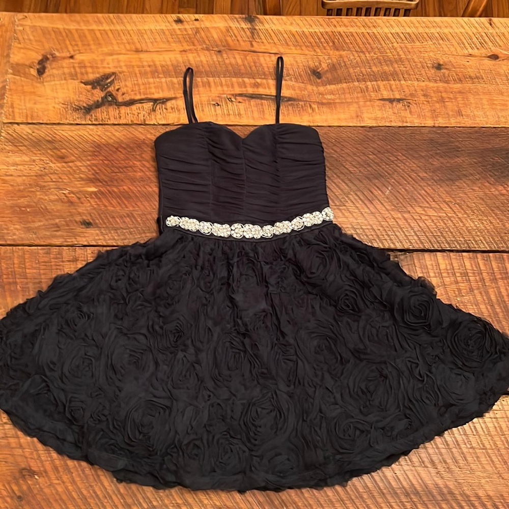 Beautiful short party or prom dress!